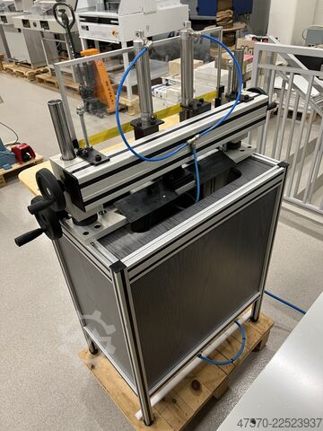 Zweiseitiger Eckenabschneider Double side corner cutter pneumatic