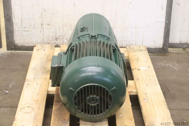 Motorreductor 5,5 kW 56 rpm Bauer 930/410/H375 mm