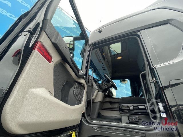 Volume trekker Scania R 460 A4x2EB RETARDER P-AIRCO MEGA VOLUME