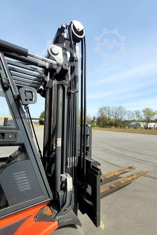 Empilhadeira de 4 rodas Linde H70T-03 EVO