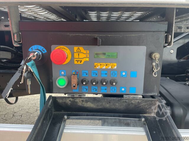 Piattaforma di lavoro semovente Renault Steiger CTE 187 PRO H