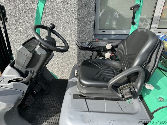 Mitsubishi FG25N Triplo 550 Freelift / Sideshift / 4. funkce LPG 2013 MITSUBISHI FG25N Triplo 550 Freelift / Sideshift / 4e functie LPG 2013