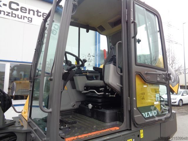 Mobile excavator VOLVO EW60E Powertilt + Löffelpaket