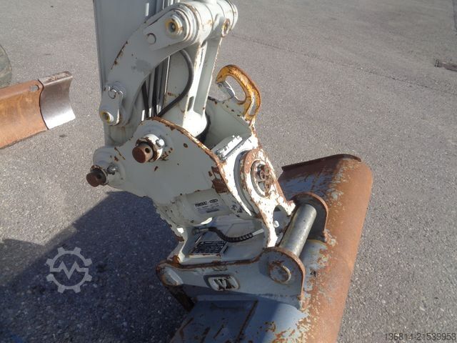 Minigraver TAKEUCHI TB 225 Powertilt Löffel Taklock 2.400 kg