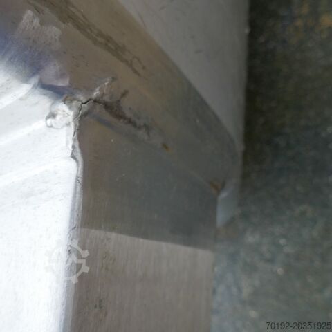 8000 liter geïsoleerde roertank van V2A met balkroerder en CIP-sproeibollen.  7241