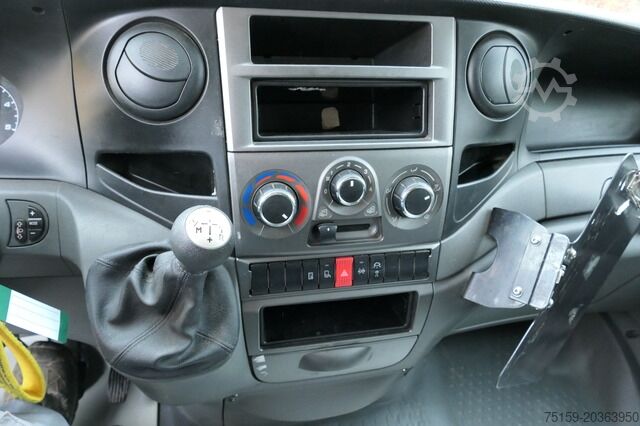 Transporter mit Koffer iveco Daily 35 S11 C30C AUTOMATIK KAMERA Regale LUFT DURCHGANG EURO-5 CoC