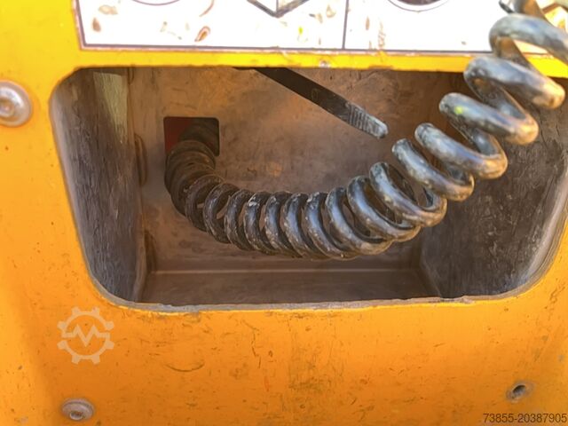 Rodillo tándem Ammann ARR 1575 – Remote-Controlled Trench Roller Ideal for Soil Compaction