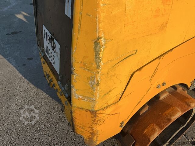 Rodillo tándem Ammann ARR 1575 – Remote-Controlled Trench Roller Ideal for Soil Compaction